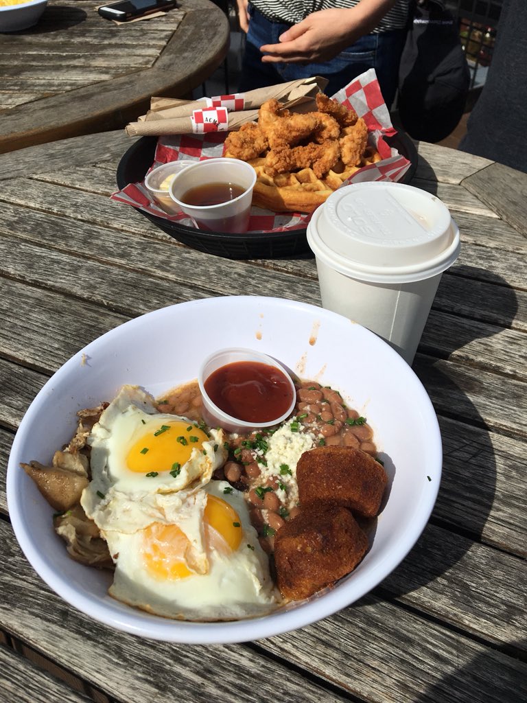 JustMarty1's tweet photo. @Dups1970 Your food is getting cold and eatin https://t.co/yEKSjAmk3r