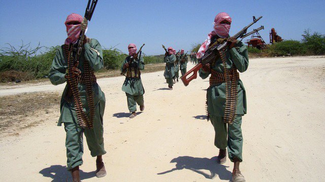 bulqaas135's tweet photo. Deg Deg Askar Itoobiyaan ah oo ka baxay Baladweyne ayaa waxa 2 jidgoya ugalay #AlShabaab  waxayna dageen halkii uu ku qabsaday weerarkii labaad oo u dhow Beerxaani. https://t.co/cAiRh7zPnR