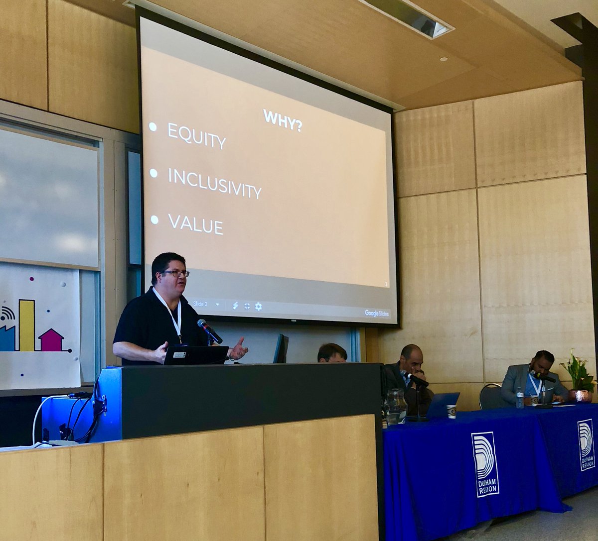 RegionofDurham's tweet photo. George O’Toole, Innovation Education Coach, @DurhamDSB tells us that the Durham District School Board has deployed 28,909 #Google #Chromebook #laptops to help #students stay connected! 💻 #SmartCitiesDurham https://t.co/7KrJJfCYbM