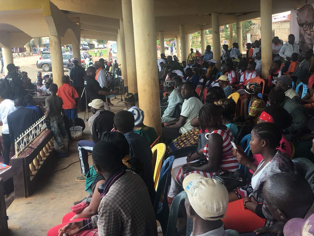 AkereMuna's tweet photo. #Meeting #Place #des #Fêtes #Dschang
Thank you for this warm welcome. Hospitality is one of our values. Our communities deserve to live in peace and better living conditions.
#Ensemble_Vers_Une_Nouvelle_République
#237NOW #Akere2018 #Cameroon #Etoudi2018 https://t.co/CuQVebiwaR