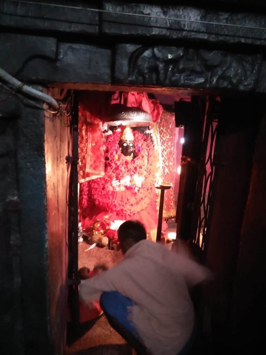NandLalMudami's tweet photo. 🙏 #जय_माँ_दंतेश्वरी 🙏
आदरणीय आदरणीय बड़े भईया @Rajendrasighbjp जी @87pankajN जी #शशि_झा जी के साथ शक्तिपीठ #माईदन्तेश्वरी की दर्शन के साथ पूजा अर्चना कर आगामी विधानसभा चुनाव में पूरे प्रदेश में @BJP4CGState की विजय के लिए कामना किया गया।
 @DantewadaBjp4 https://t.co/js4kSCF5JE