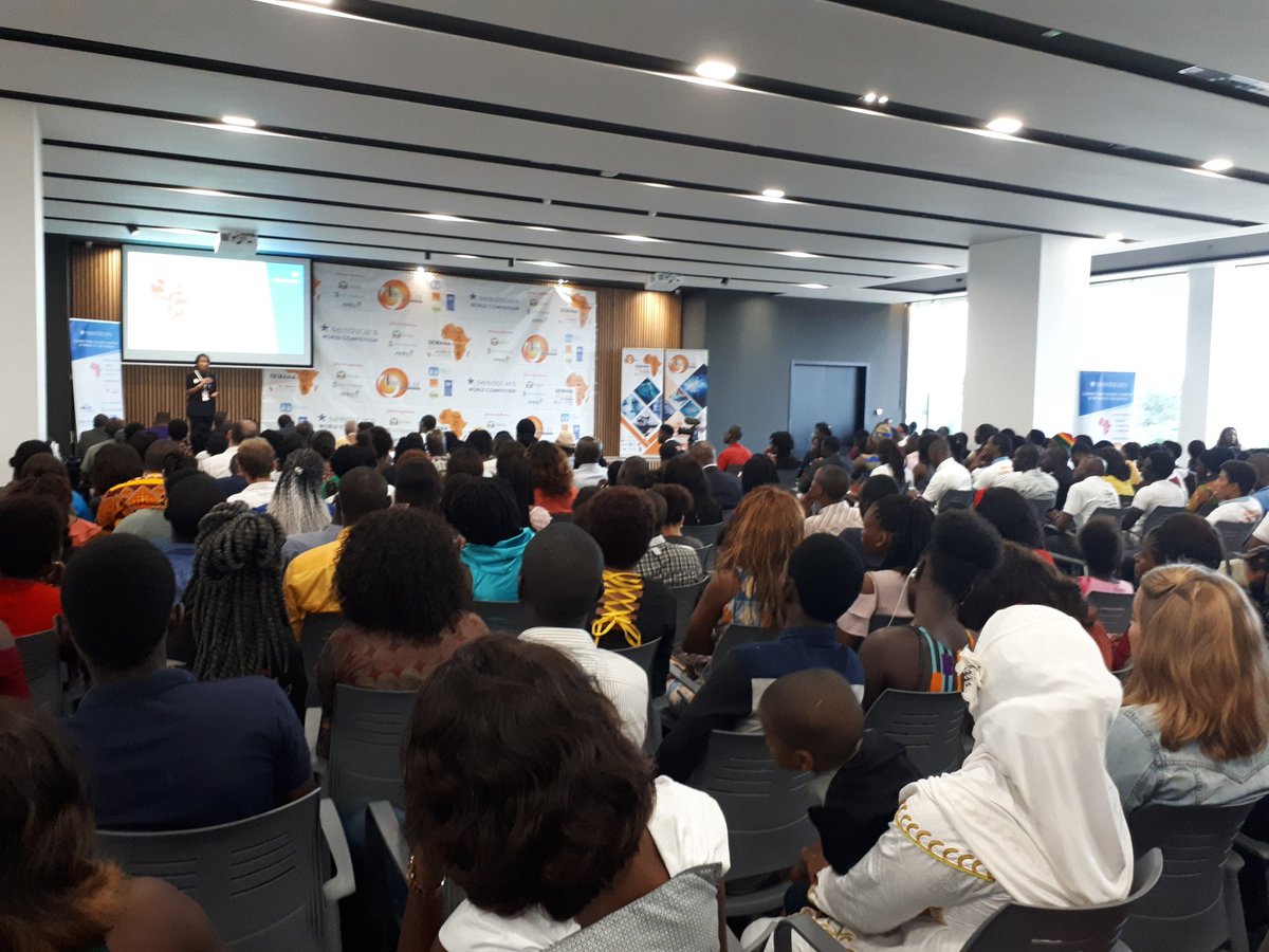 Seedstars's tweet photo. 300 people ready to listen to the pitches of the best startups of Bissau for #sswbissau18 with @LabInnova https://t.co/M8Zpas2Tk6
