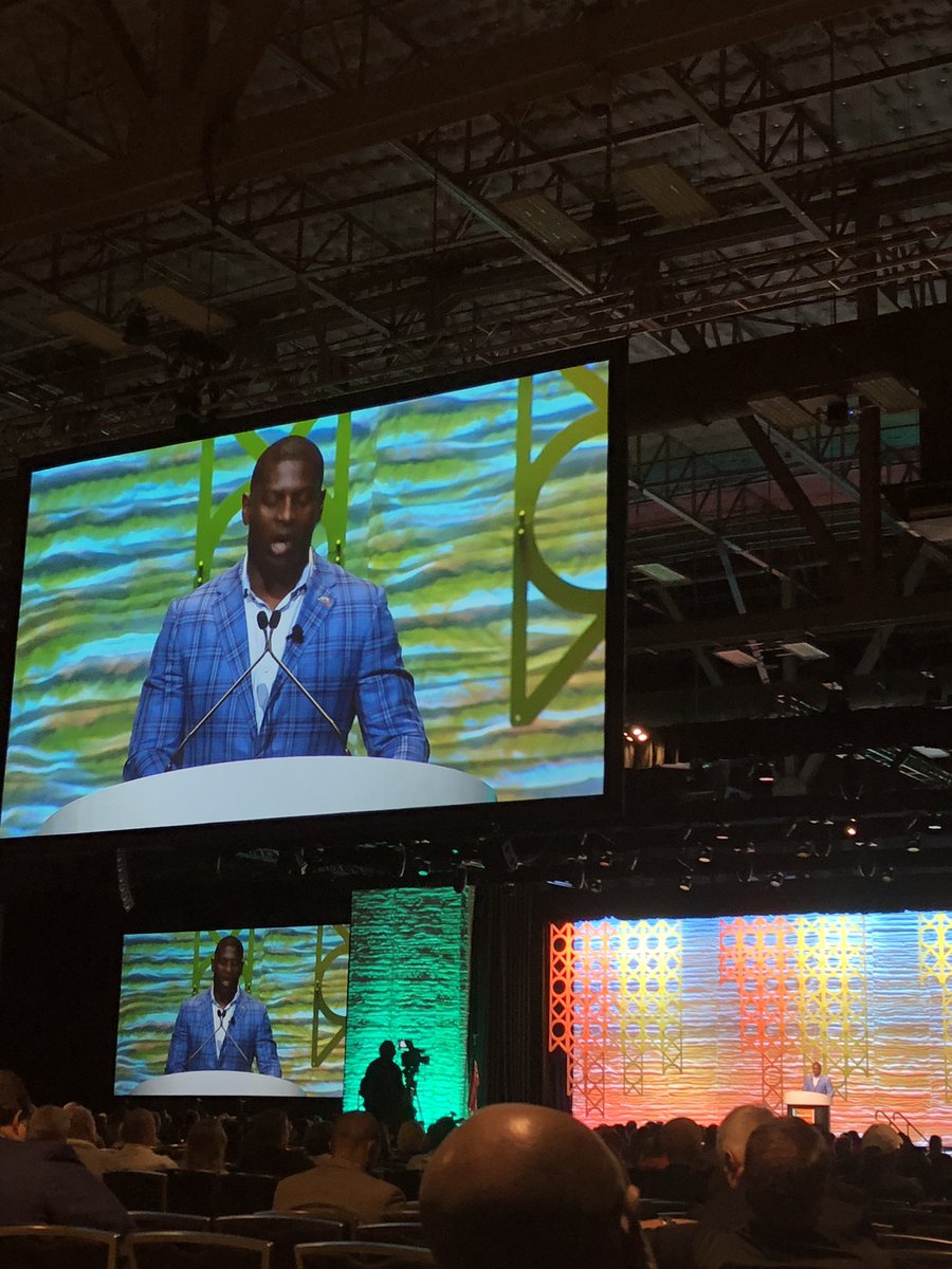 LumenTouch's tweet photo. Just like in #publiceducation, we need to be one #team #teamAmerica! Thanks @LT_21 #TASATASB https://t.co/zT6uRdL3ct