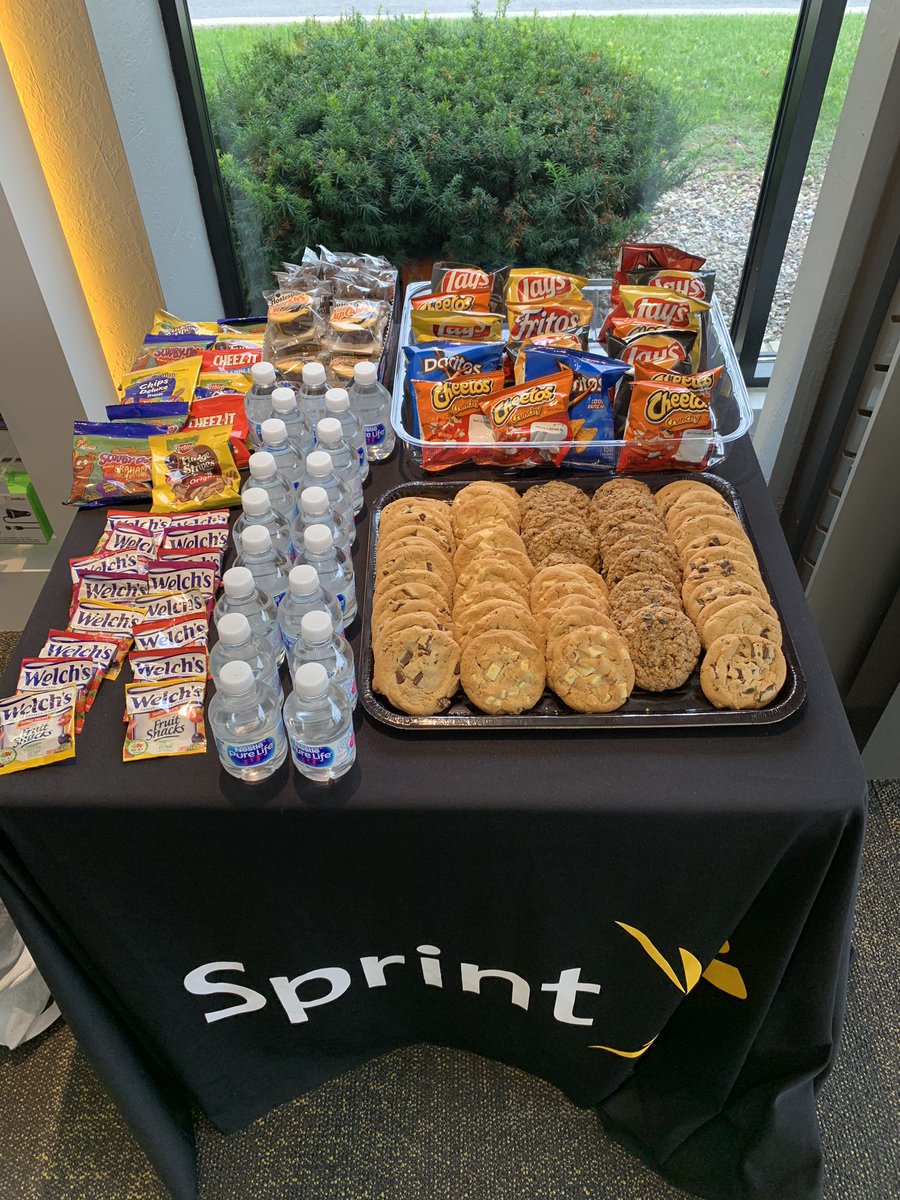 HeidiSuhrke's tweet photo. BEAST MODE in full affect!!! Big things coming out of this store today!! Come see us on East Mason for the BEST deals in wireless!! @LangerSprint @teisner3 @itzaa_hernandez https://t.co/d2OnZl04vZ