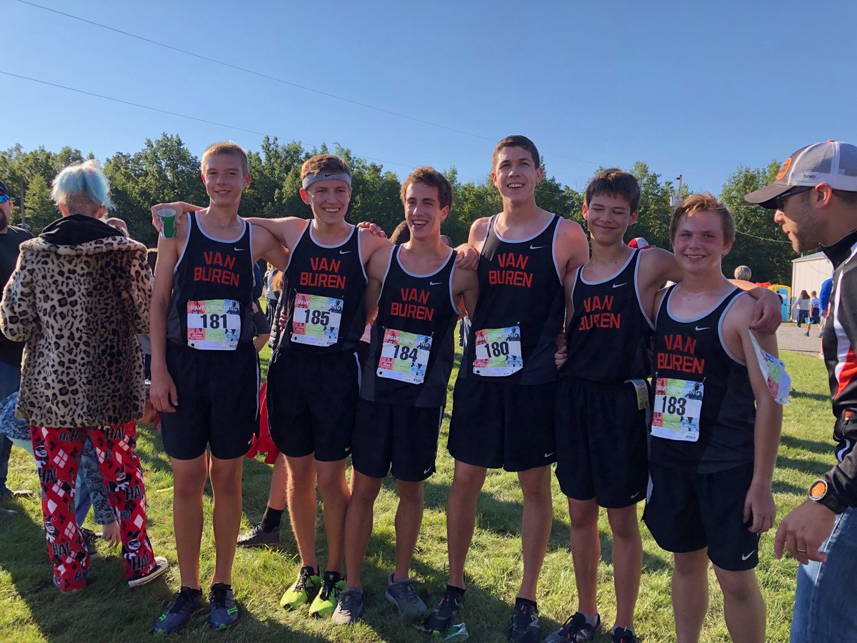 CoachSchumaker's tweet photo. HS Boys were 7th of 17 teams at Kalida Inv. All ran new PR or Season Best times. Ben Hudok 33rd 18:36, Carey Ware 36th 18:38, Wesley Casselman 39th 18:43, Kyle Van Horn 40th 18:44, Joshua Bishop 81st 20:40, Brendan McCauley 88th 21:03. #VBXC #KeepImproving https://t.co/wKYMJmq3Du