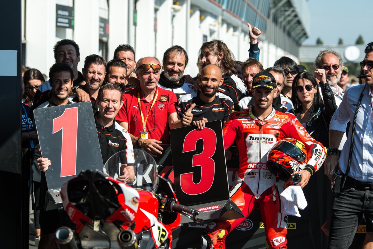 teammotofans's tweet photo. El impresionante podio de @XaviFores en imágenes https://t.co/amVZrDG3Si @WorldSBK @MagnyCoursTrack @BarniRacingteam Piloto @cuna_campeones @CircuitValencia @DucatiFanPage @DUcatiIndonesia @ducatistasteam @DucatiCanarias @DucatiNoticias @ducatitriumphny @ducatiesp #YD https://t.co/gJ3UZzRbjQ