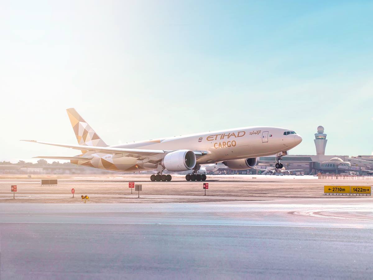 #EtihadCargo introduces #new freighter #network 

Read more about #Etihad Cargo´s new network: bit.ly/2QkGNrA

#avgeek #avgeeks #ETH #Abudhabi #UAE #freighter #airfright #aircargo #cargoaircraft #modern #aviationphotography #aviationdaily #UAV #B77F