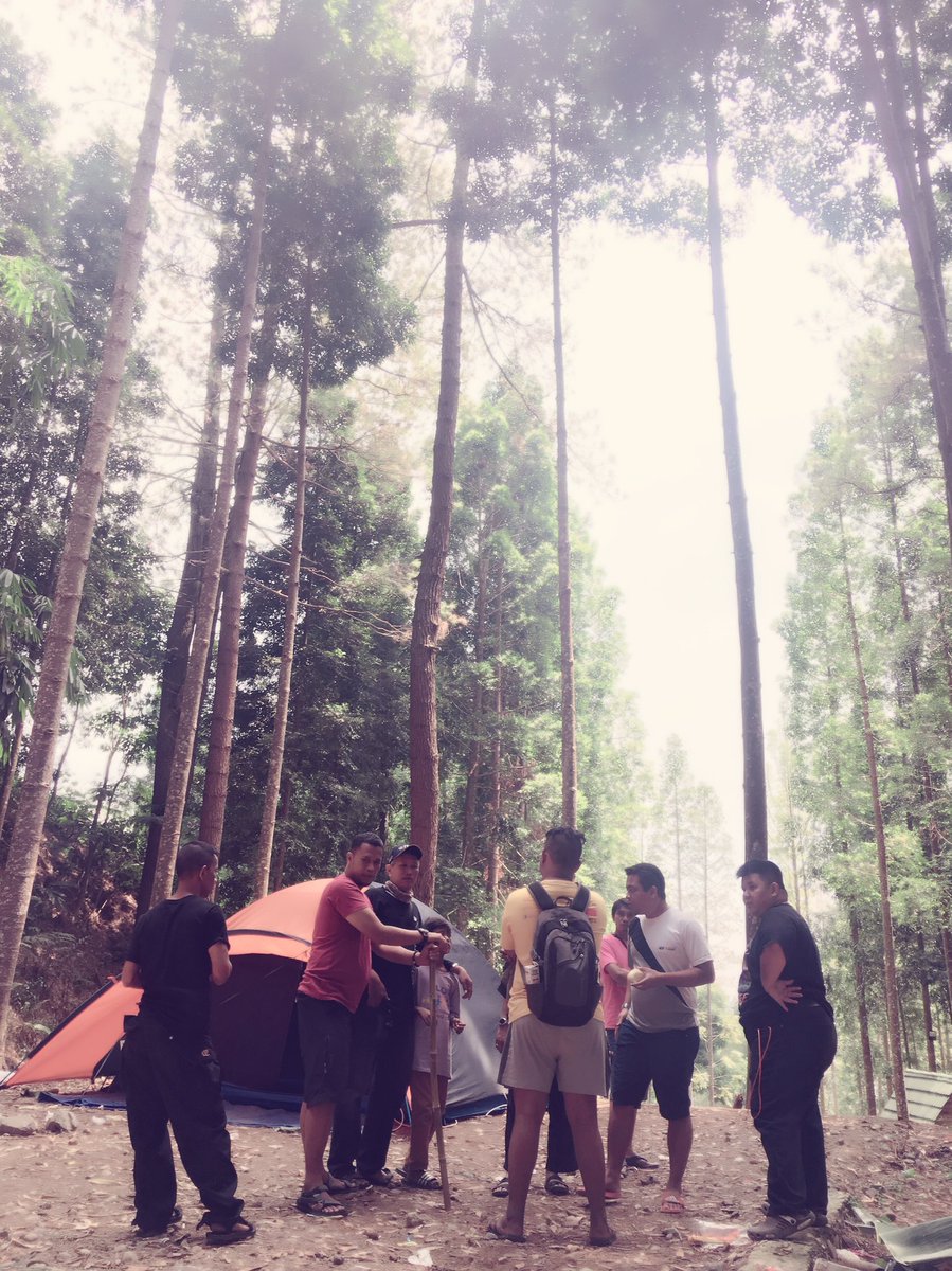 official_gloc's tweet photo. GLOCers Nenda..
seru kan?? Ya seru dongg.. kita nenda nya sembari piknik..

@adhi_W274 @RikyKelly @dwiagus73 @tatik52291797 @mira_yuanita @Budinugroho123 https://t.co/tI0ajHGbcM