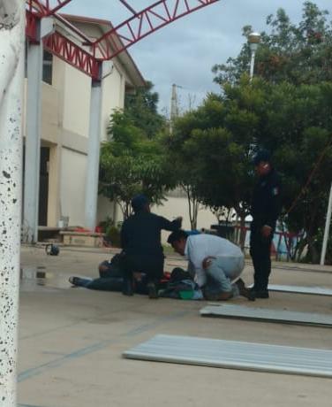 Rsumen2's tweet photo. Otra tragedia en obra en construcción, ahora en escuela de San Jacinto Amilpas

https://t.co/eGJXAyQugm https://t.co/wNg0CRrl94