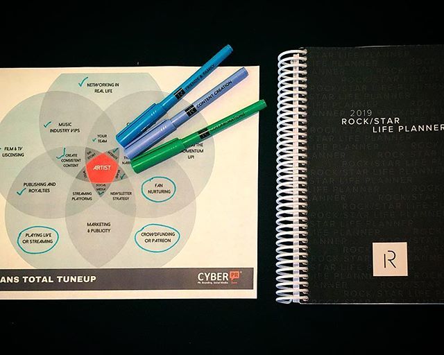 CBE's tweet photo. Inspiring markers, zen worksheets by @cyberpr and the prototype of my gal @rockstaradvo’s newest planner, all happening near the beach! Coming soon at https://t.co/lRXbZ1dTFn! #musicconferencetime #musicpreneursummit #indiemusic #musiccareers #alwayslea… https://t.co/x6Y9F1yxg0 https://t.co/podImsEPrz