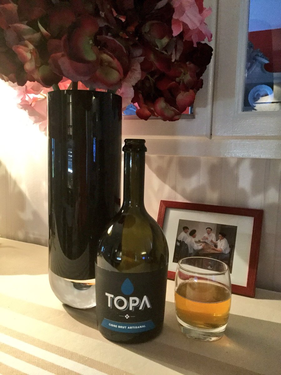 TarillonAline's tweet photo. Cidre artisanal basque élaboré à partir de plus de 12 variétés de pommes non traitées du Pays Basque rigoureusement sélectionnées. 🍏🍎
#txopinondo #sagarnoa #cidrebasque #Topa #bidart #paysbasque #cidrebasque @onteniente_f @Franksous https://t.co/Vi8NHXeSXf