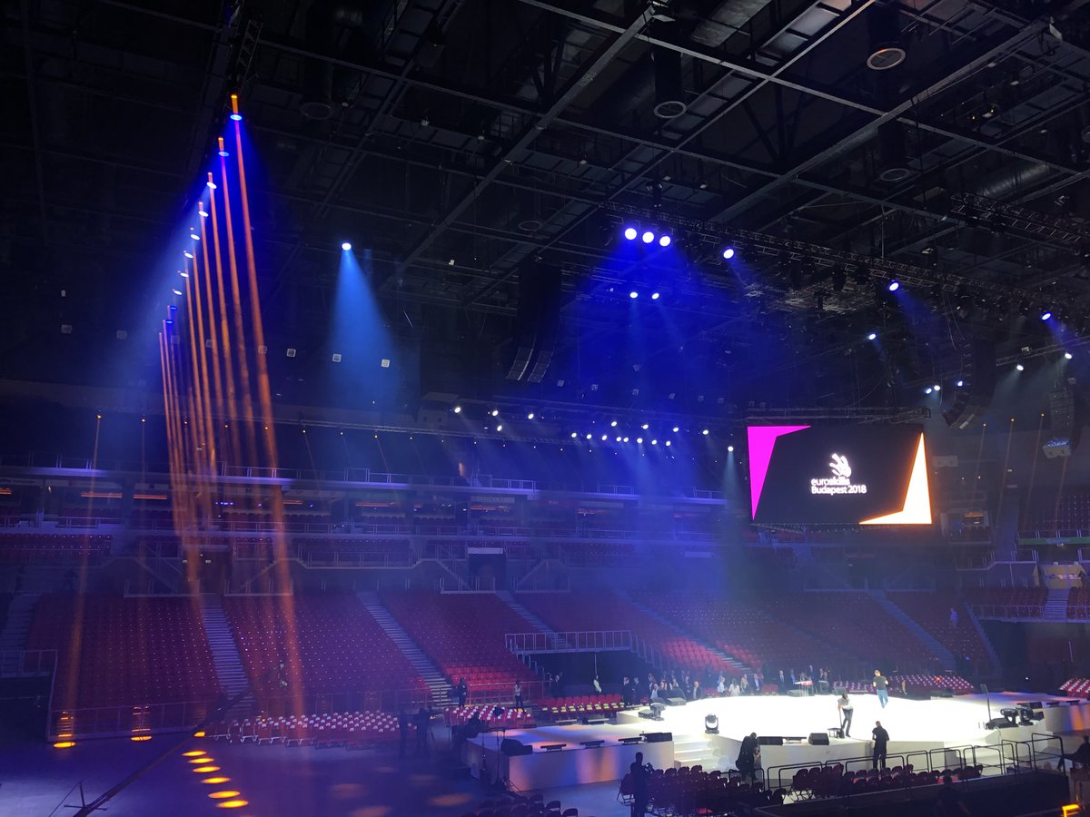 The competitors have arrived, the crowd isn’t far behind, and the stage is set for the closing ceremony of #euroskillsbudapest.