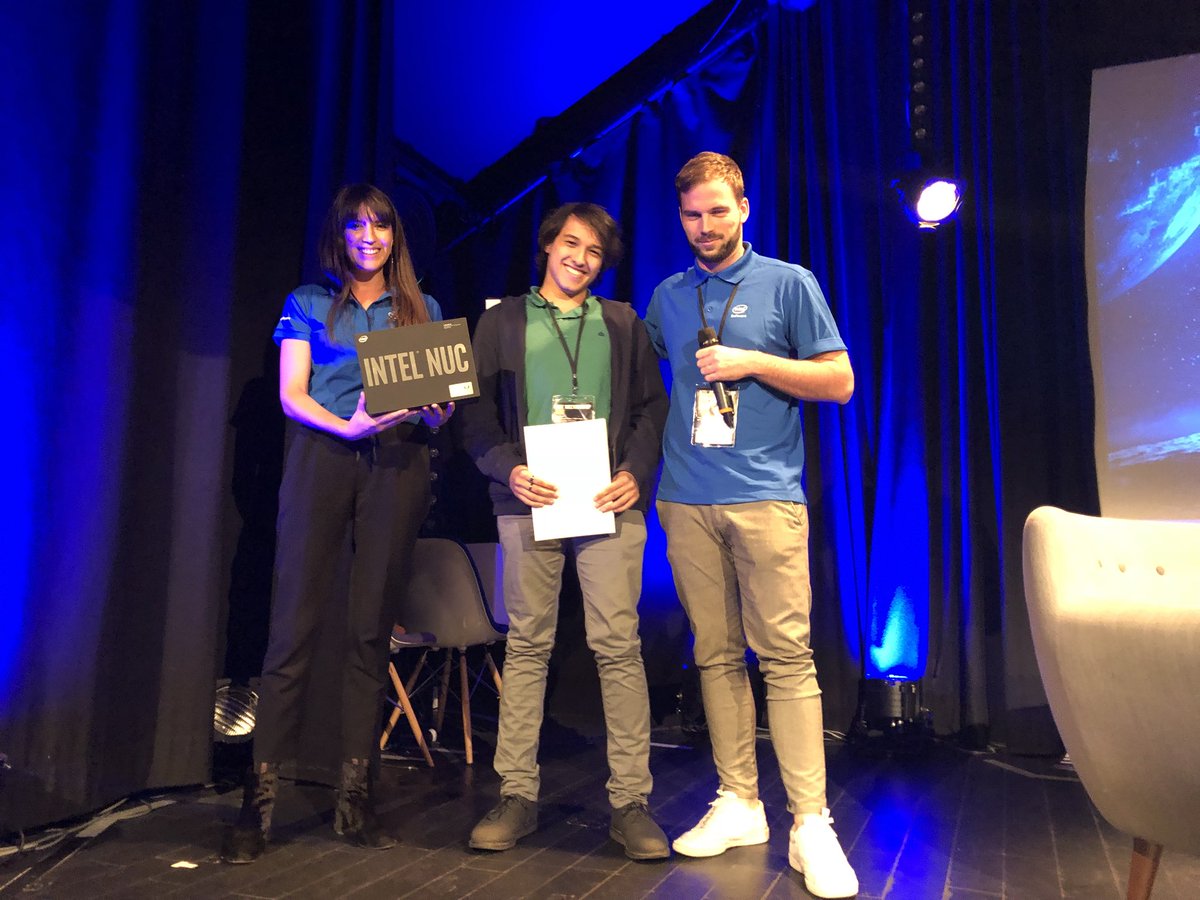 BeMyAppFR's tweet photo. #Buzzworkshop and finally the winner of the raffle is..Lucas! Luck was with you :) Enjoy the Intel Nuc #winner #gamedevs @IntelSoftware https://t.co/Uwtk0yQmtY