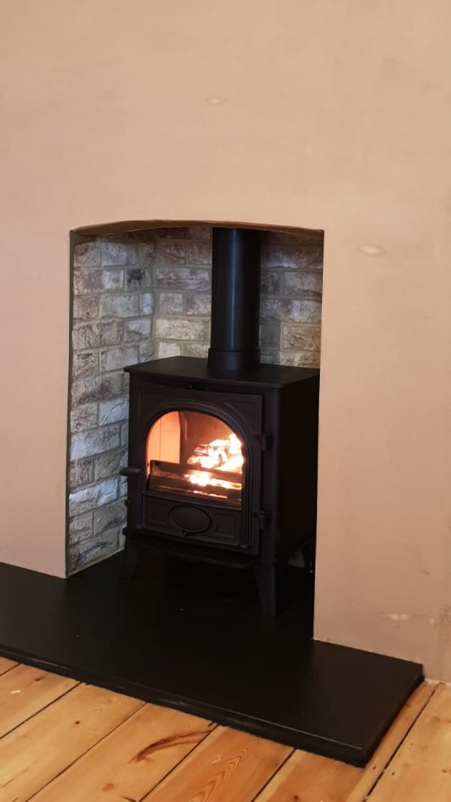 southeaststoves's tweet photo. Installation of Stovax Stockton 5 🔥 https://t.co/EBndegnmhB https://t.co/tOl6QwIBWn
