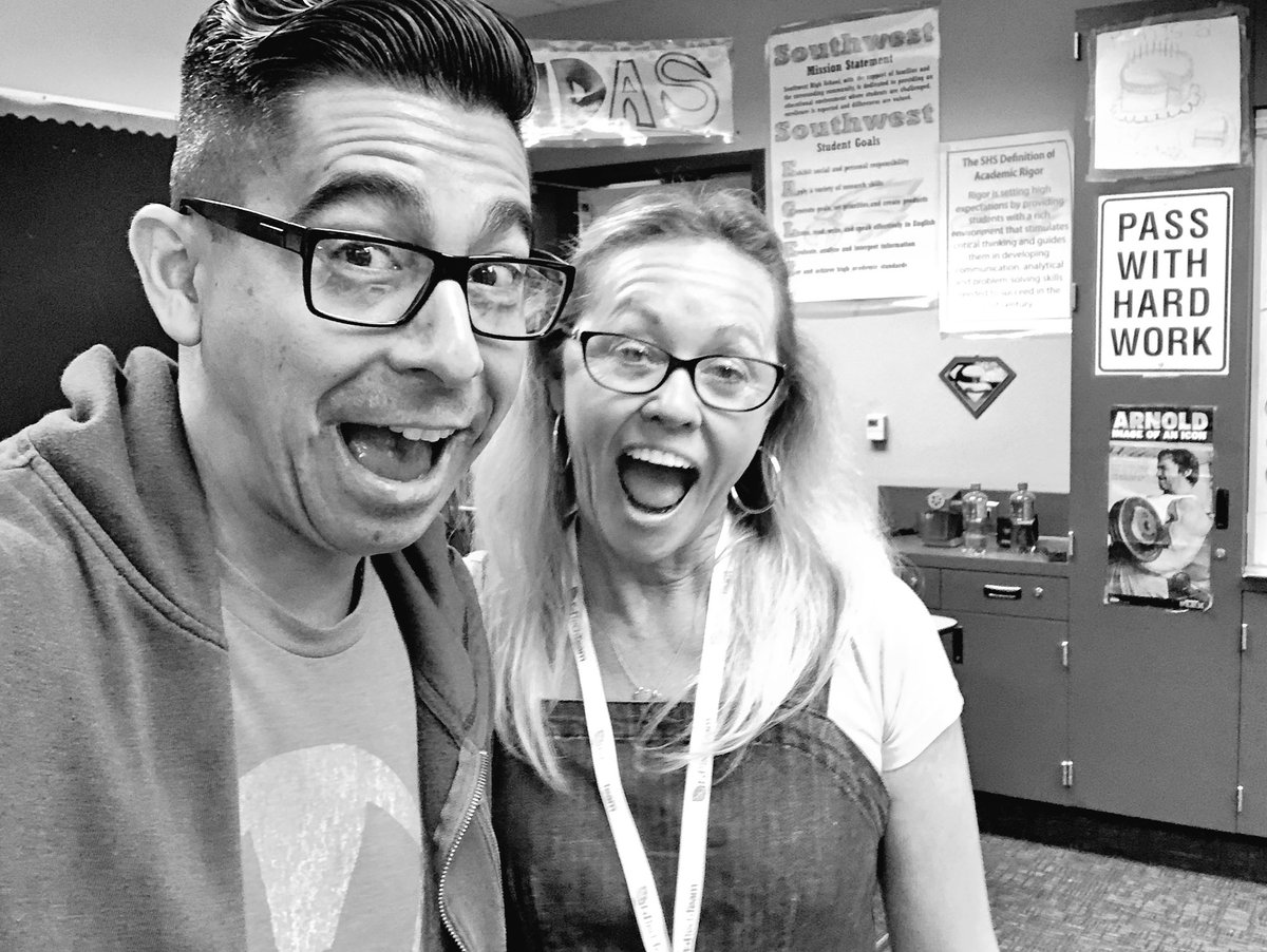 aromayorjr's tweet photo. One day, Iβll learn how to smile. Thanks @MarilynEDU for smiling like me and putting me at ease π @edtechteam #ivsummit https://t.co/vj7CeBtWMA