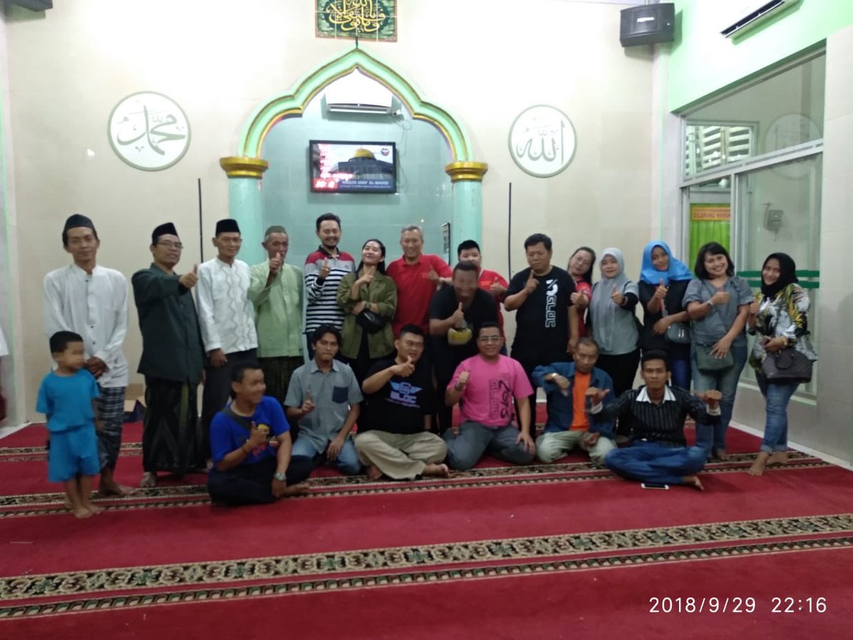 official_gloc's tweet photo. Baksos GLOC ; berbagi sembako bersama anak yatim piatu &amp; dhuafa Al Izzah Pondok Kopi

@adhi_W274 @dwiagus73 @RikyKelly @Budinugroho123 @tatik52291797 @mira_yuanita https://t.co/fFpvKL6VIq