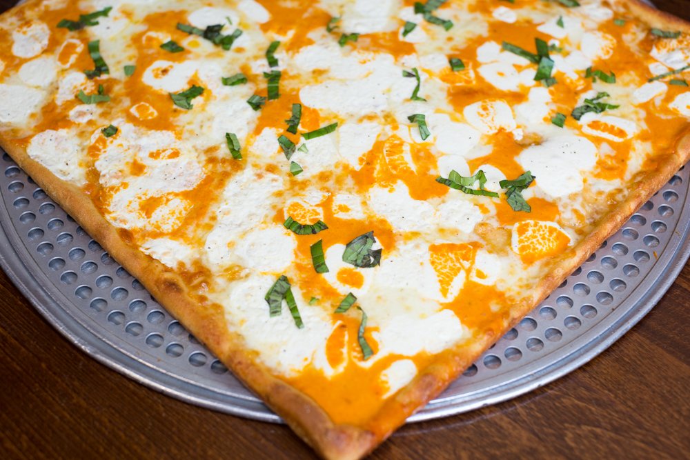 ParsippanyPizza's tweet photo. Drunk Grandma just came out of the oven🤗   Click to order https://t.co/RFtnOQLxYh https://t.co/8smytr0dpd