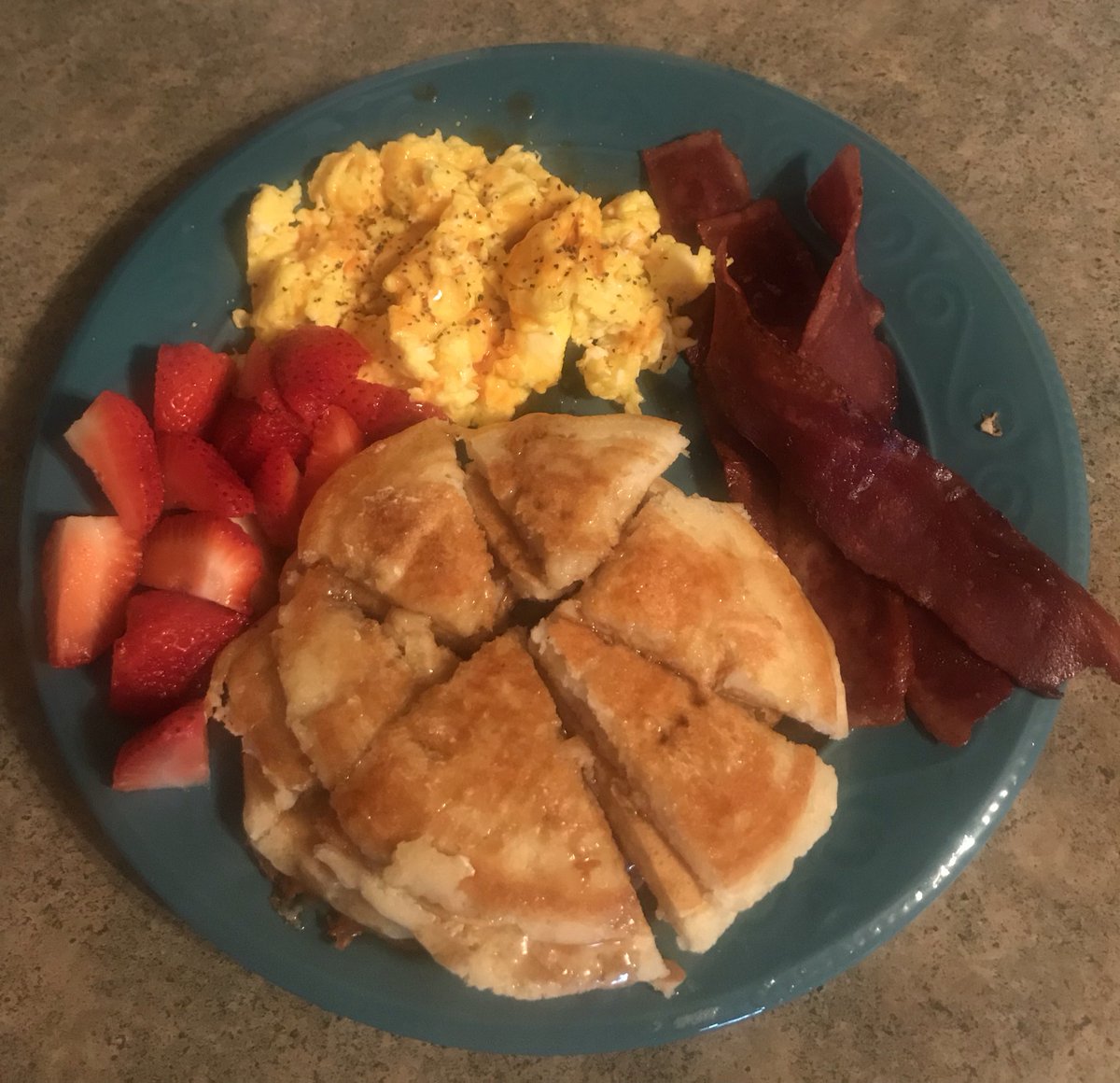 CoachTy_Johnson's tweet photo. When you learn how to cook and have some time to relax 😂😂😂😂 #ChefTy https://t.co/eE2o7QM39H