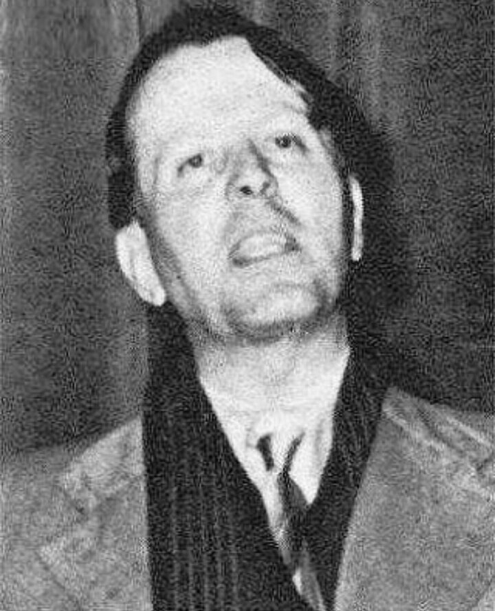 Yüksel ki yerin bu yer degildir
Dünyaya gelmek hüner degildir
#atsiz