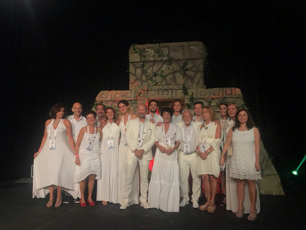 AIPPI_ITALIA's tweet photo. Several Italian aippi@AIPPI_ORG delegates #AIPPI2018 celebrating the closing of a successful Congress. Best wishes!! https://t.co/tY3B5jqBs0