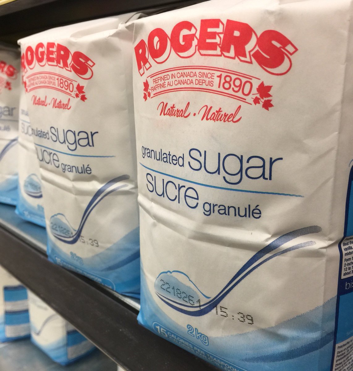 #DYK Southern Alberta is home to the only sugar beet processing plant in Canada? Next time you buy sugar for your cup of coffee, look for Roger’s Sugar with a black stamp starting with the #22 and support over 200 #AB sugar beet farm families. #NationalCoffeeDay <a href="/asbg/">AbSugarBeetGrowers</a> #absugar22