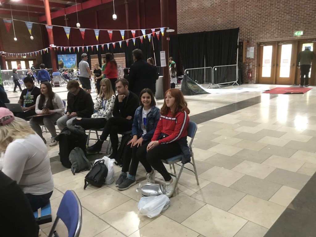 Valmurp's tweet photo. Minicreepers chilling with the grown up YouTube stars at #MEPCork https://t.co/GWEq1UU26R