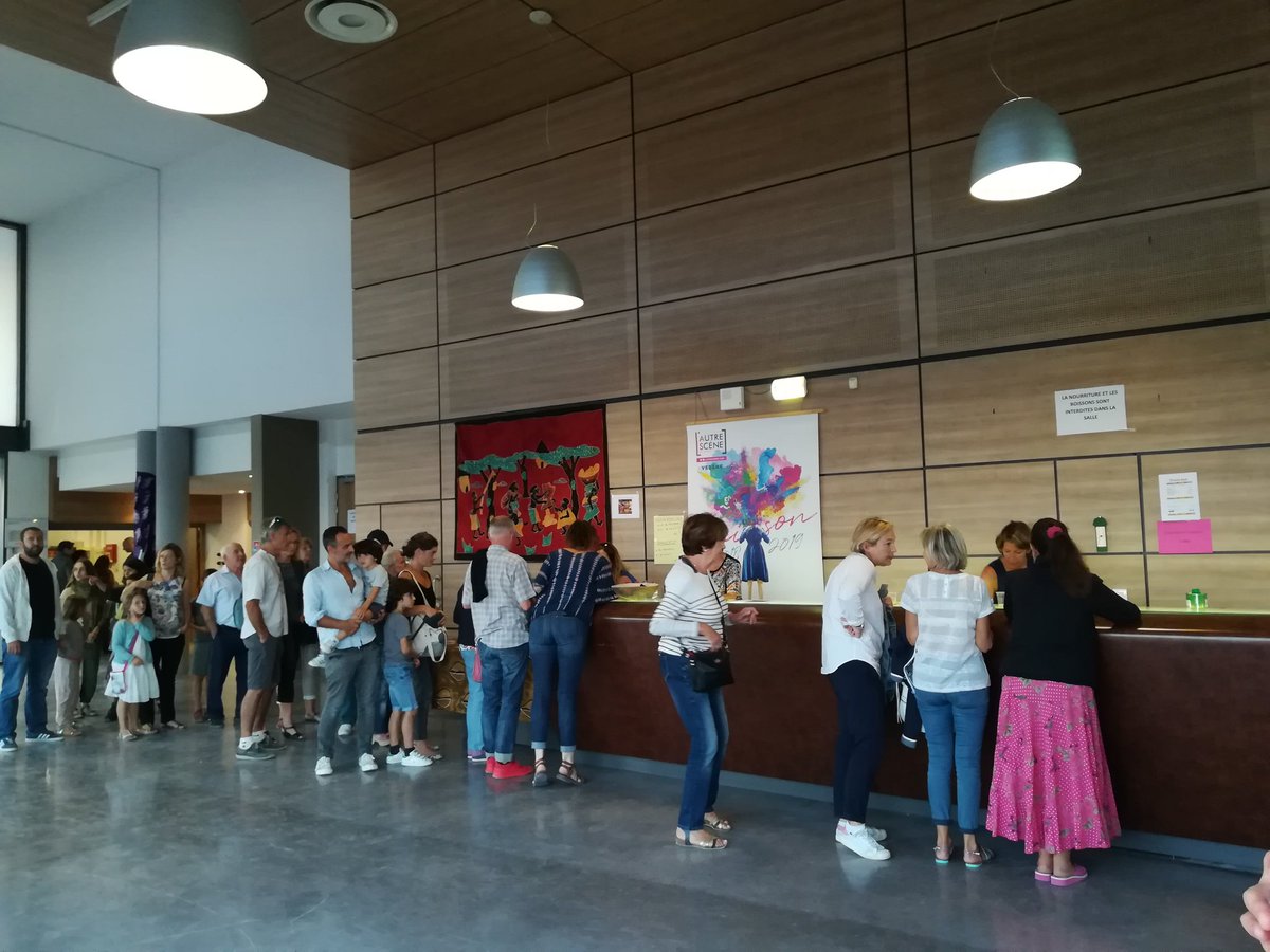 LAutreScene's tweet photo. .@LAutreScene voyage en Afrique avec Nakodjé et les mets proposés par l'association Céréales Sud. H-1 pour le concert. https://t.co/hRocUBQQKQ