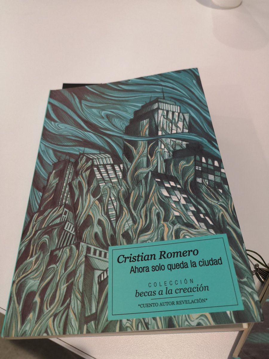 BibliotecasMed's tweet photo. A esta hora disfrutamos del #EncuentroLocal del club de lectura internacional Medellín - Barcelona en la Biblioteca Pública El Poblado, hoy con el escritor antioqueño Cristian Romero y su obra "Ahora solo queda la ciudad". https://t.co/pBtvg3jjgh
