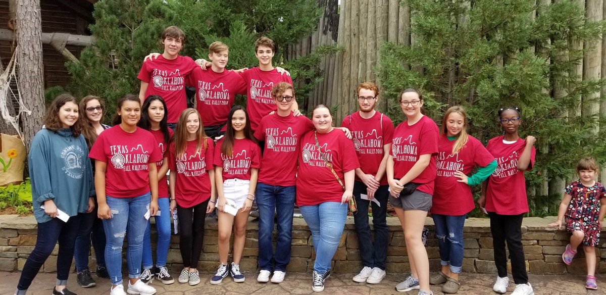 JonesKeyClub's tweet photo. #JonesKeyClub along with a few Jones MS #BuildersClub members attending #TOKEYCLUB Fall Rally! 👏 https://t.co/OzR74sRaQd