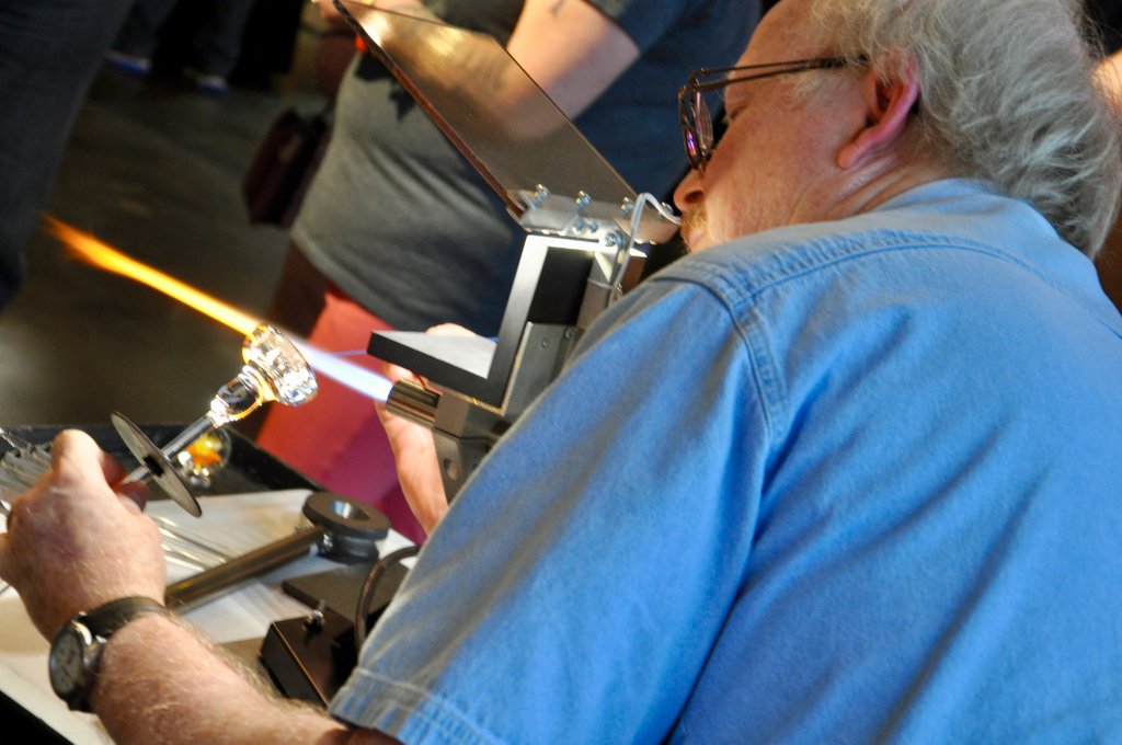 stlglass's tweet image. This Tuesday starts a new month of Path to Independence! PTI is our #artprogram that helps YOU go from novice to independent #glassartist! Sign up - thirddegreeglassfactory.com/product-catego… 
314-367-4527 #stlglass#thirddegreeglassfactory #glassworker #glassartist #glassy #locallymade #handcrafted