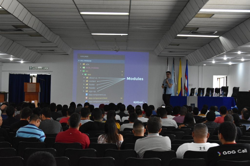 YuxiGlobal's tweet photo. Presentes en #devfestCali con nuestro #Yuxian @jdjuan. ¡No paramos de transferir conocimiento!💥🙋🏻‍♂️ #YuxiEvents #Tech #Angular https://t.co/TGS9LkGYbn