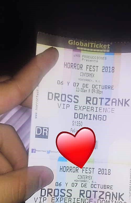 AxelTrujillo4's tweet photo. Esta parte de mi vida, esta pequeña parte, se llama.....FELICIDAD

@eldiariodedross  #HorrorFest2018 https://t.co/ZVu0oN9hLs