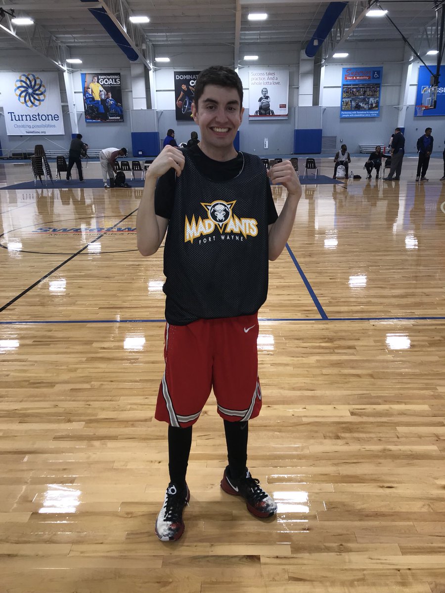 YoungMantis2's tweet photo. Spent my 22nd birthday trying out for the Fort Wayne Mad Ants Basketball team! I got cut so no, this was not a Make A Wish event. #ContentNeverStops https://t.co/nPm8s3E1nw