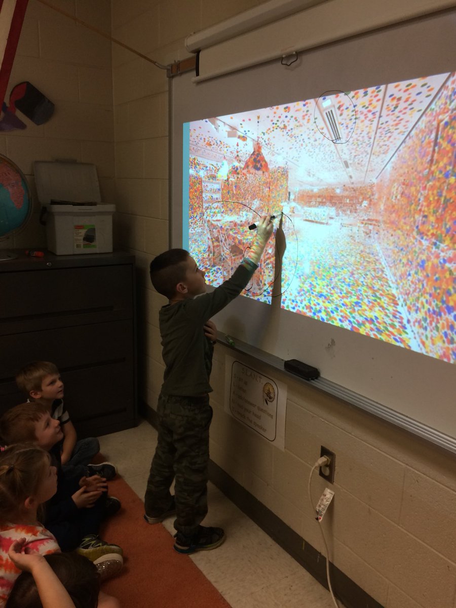 Kindergarten circling what they eye spy in Yayoi Kusama’s infinity room! #pocaprek5 #artclass