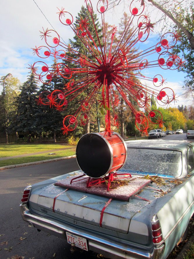 HotArtYYC's tweet photo. Walking in Calgary.
#ThingsISawToday #yyc
#artcar #paintedhouse #sweetsign #medusa #artiseverywhere https://t.co/EbA591UPaU