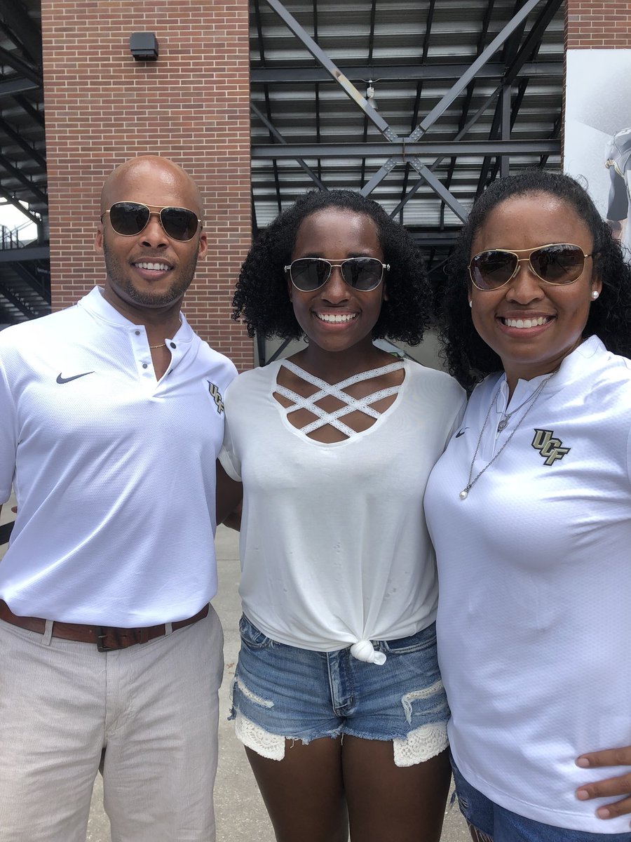 justchrysmoore's tweet photo. Having too much fun with @chrystonmoore during @UCF family weekend!! ❤️ https://t.co/HQtwG8saAj