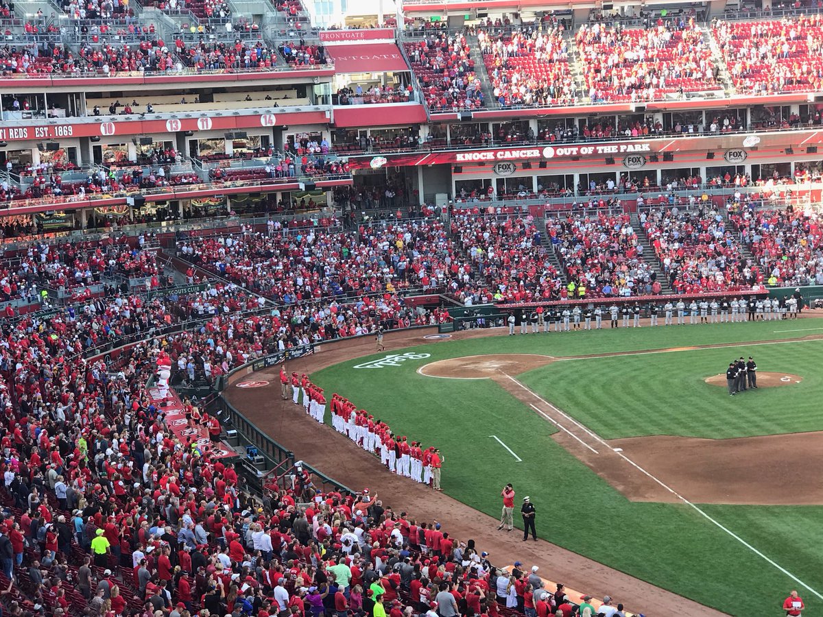 Prez_Pinto's tweet photo. @uofcincy is 100% committed to providing the talent & research to give the best possible care to the people of our community. Thank you to Bob Castellini and John Hayden, co-chair of the NCI Fundraising Initiative for Cincinnati, for all you do. #KnockCancer https://t.co/HaiUiLGVYi