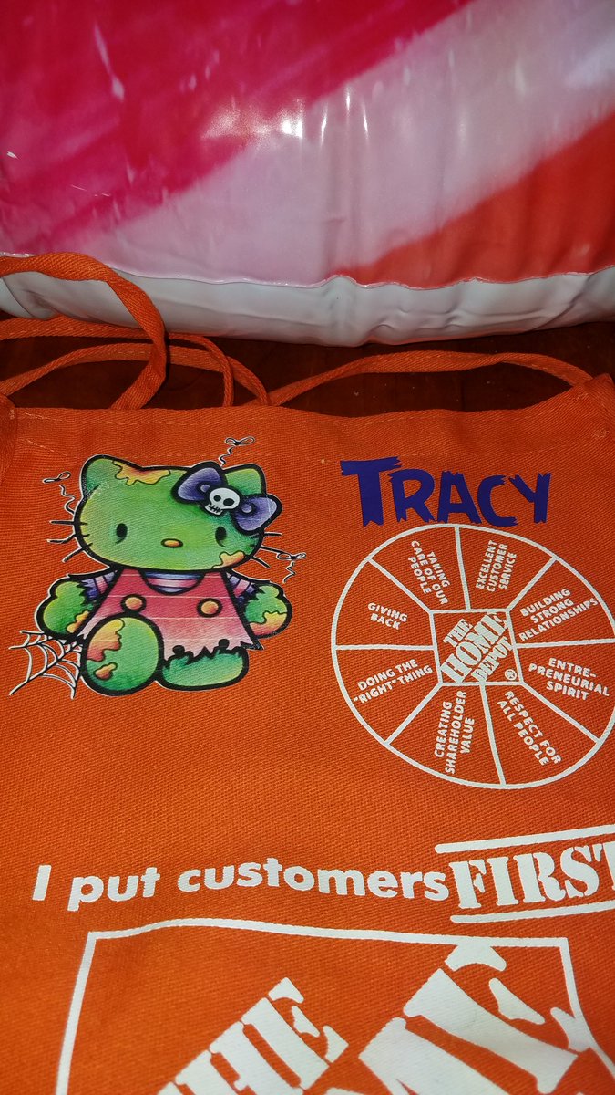 TGParnell's tweet photo. Halloween Aprons! https://t.co/TJHMYK8ePU