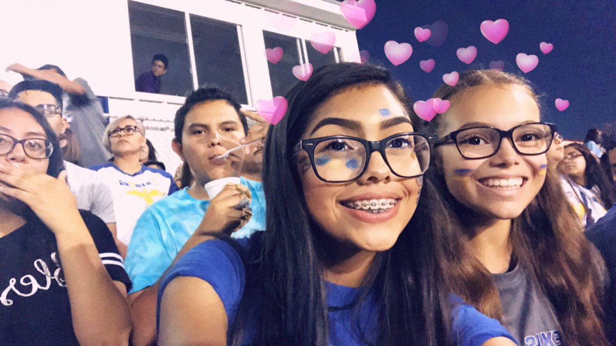 DassanyLopez's tweet photo. Homecoming 2k18 💙💛                          #sehsthebest #CO2021 #hoco2k18 https://t.co/NV5veGjCcv