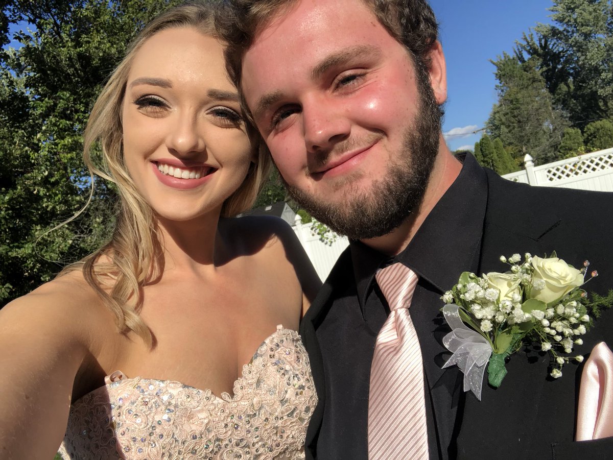 boatmaster22's tweet photo. Hope everyone won’t get whiplash when they see her walk by 😍🔥 #hoco2018 #notasenior #shouldvewarnabelt https://t.co/7igfIksHwU