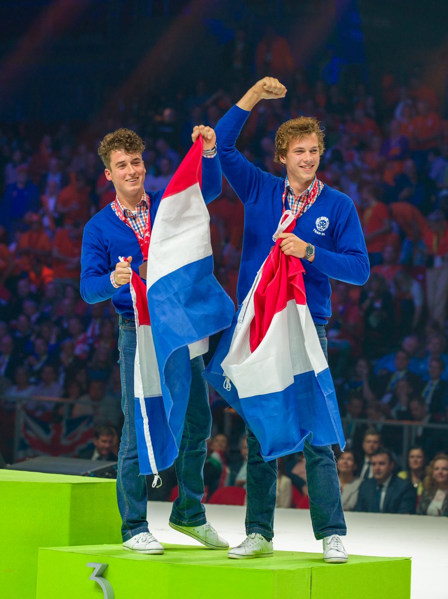 WorldSkillsNL's tweet photo. Team Nederland wint 1 gouden medaille, 4 bronzen medailles en 10 medailles voor excellent vakmanschap tijdens EuroSkills Budapest 2018, het EK voor beroepen. Jullie hebben allemaal een goede prestatie neergezet #teamnl! Bekijk alle uitslagen via: https://t.co/TAeoQ5wUqX https://t.co/PjX3wqhC9W