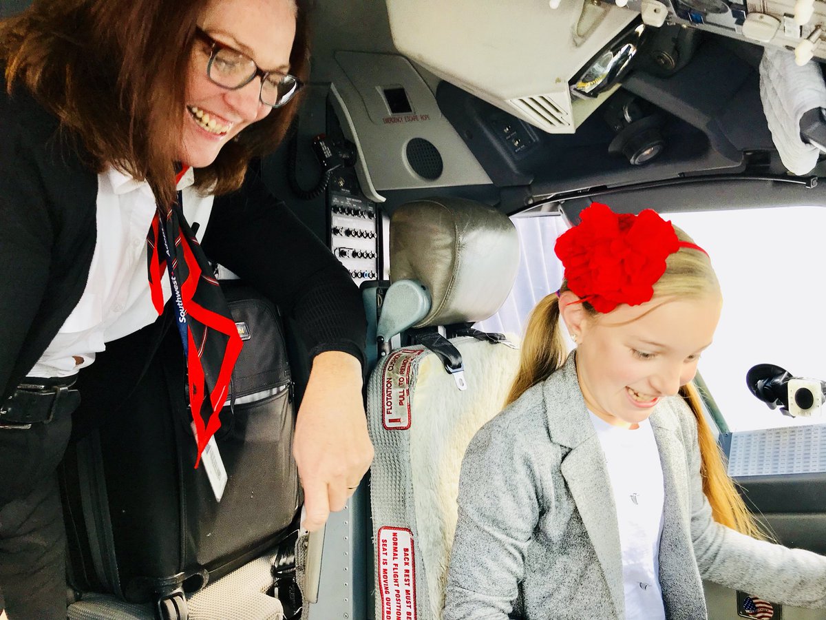 Dear <a href="/SouthwestAir/">Southwest Airlines</a>, Today I was on flight 5416 from CMH to BOS and I was soooooo incredibly excited to meet my pilot b/c she showed me girls CAN be ANYTHING even when the world sometimes tells us differently. Thank YOU <a href="/SouthwestAir/">Southwest Airlines</a> for helping me #DREAMBIG 💗🌎 #LivBits 🙌🙌