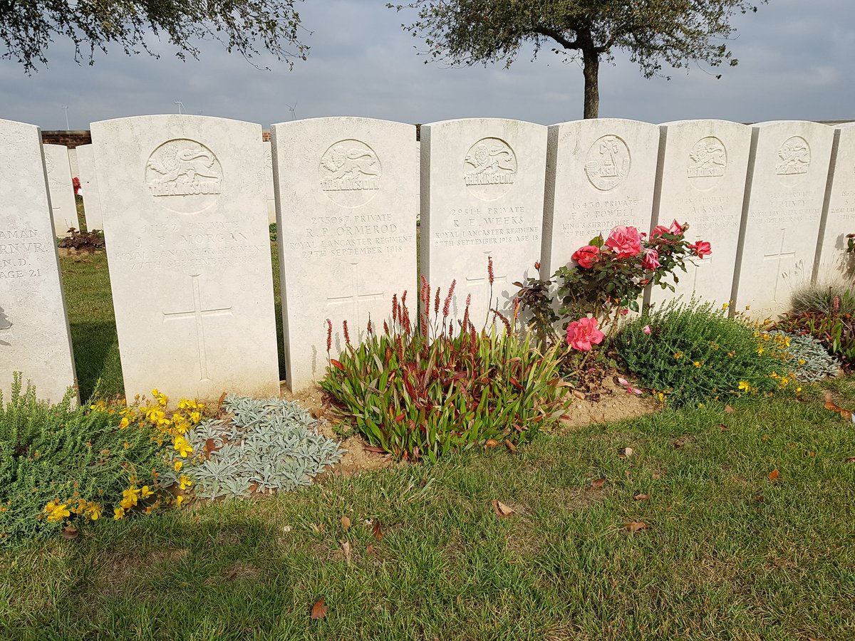JulianBlake9's tweet photo. OTD 1918 29 Sept Grandad, Cyril Eyres was wounded in battle at Marcoing but survived  after major treatment. Many of his comrades of the Hampshire Regiment were not so fortunate. #ThankYou100 for your bravery and sacrifice.
https://t.co/8wpjp2kZWQ https://t.co/mAn9Ulii0i