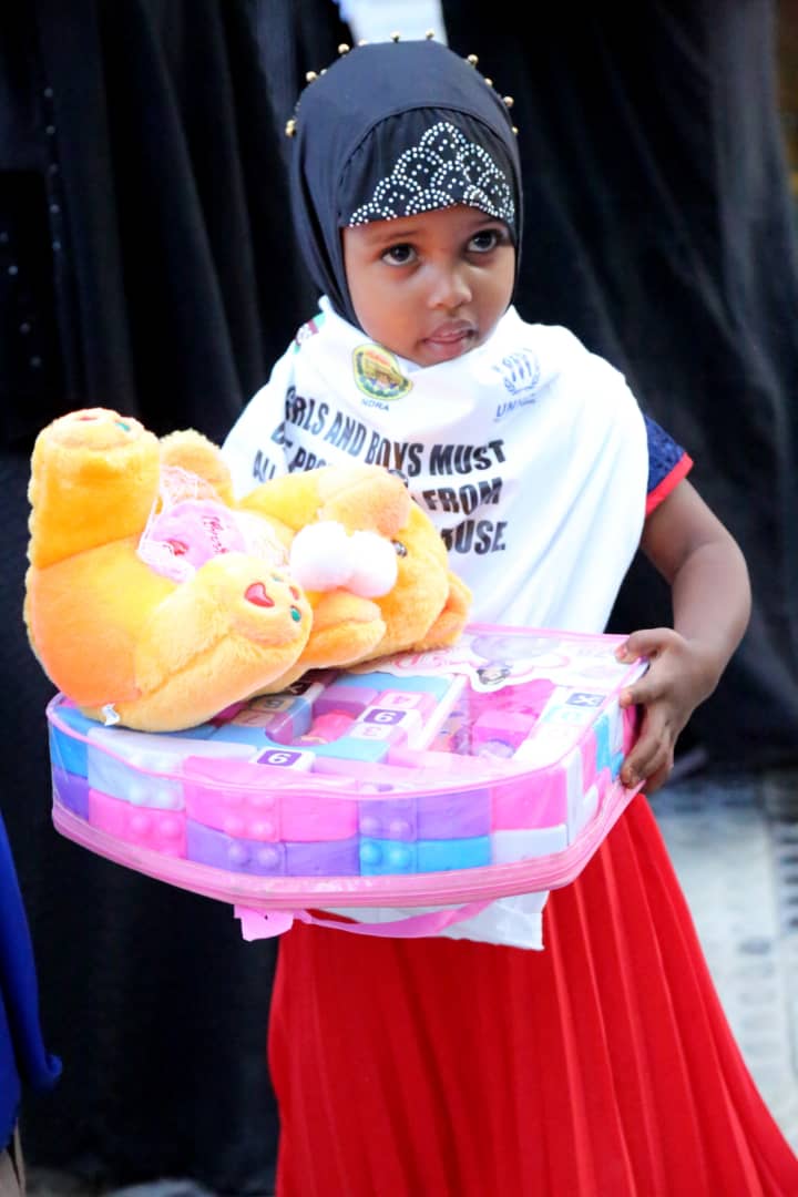 ccbrs5's tweet photo. EVEN CHILDREN SPENT SOME TIME TO SMILE. Some of the children in need obtained playing therapy games and toys during the cultural event https://t.co/9qm1eSvBAQ