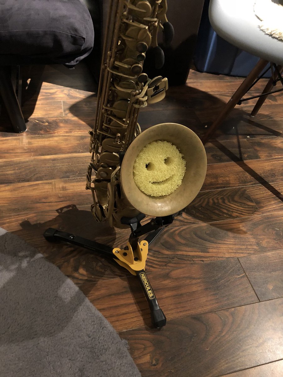 jwordenmusic's tweet photo. Not only is my @ScrubDaddy great for cleaning dishes, it also makes a great saxophone mute! One of my favourite peices of musical gear! #HumberBlitz #ScrubDaddy #softwhenitswarmstiffwhenitscold #beleivethehype https://t.co/xBWIxCSaJr