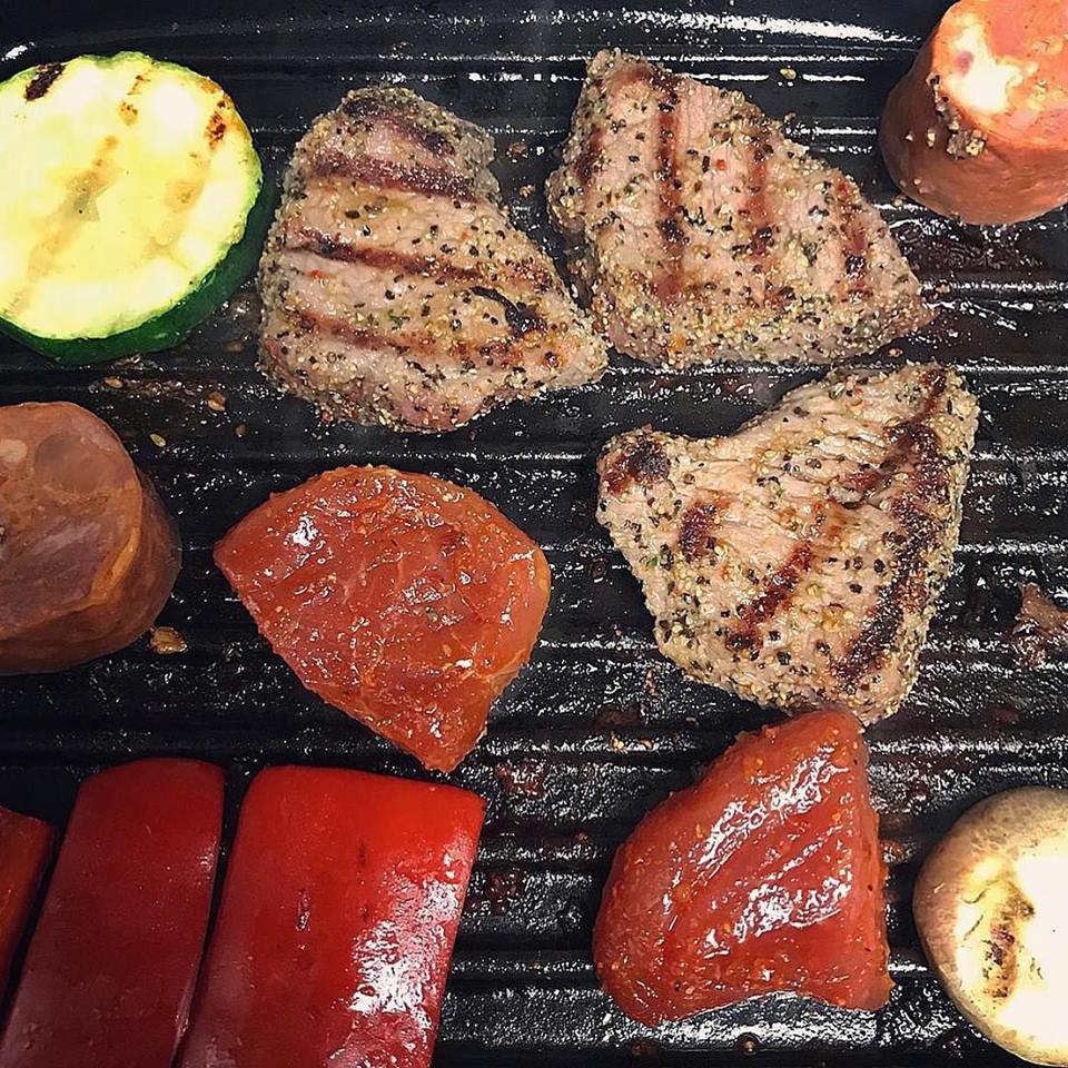 MeltingPotMSNJ's tweet photo. When The Melting Pot’s signature fondue pairs up with our new tabletop cast-iron grilling it’s a brand new experience for everyone! 😊😋😯 Which entrée item will be your favorite❓ #LetsGrillThis https://t.co/q33rRdOCdx