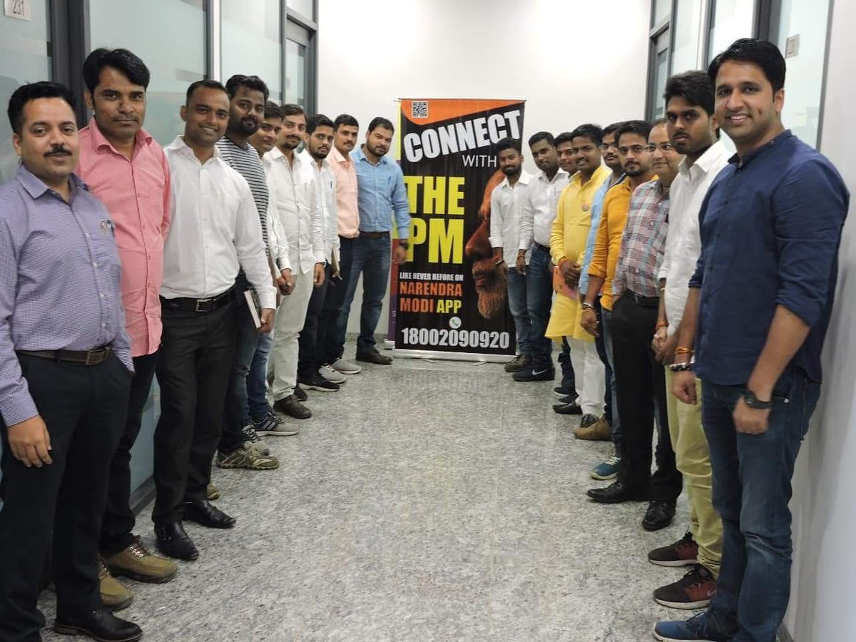 Rohit_Chahal's tweet image. पूर्वी उत्तर प्रदेश के युवा साथियों के साथ ।। 
Download  #ModiApp