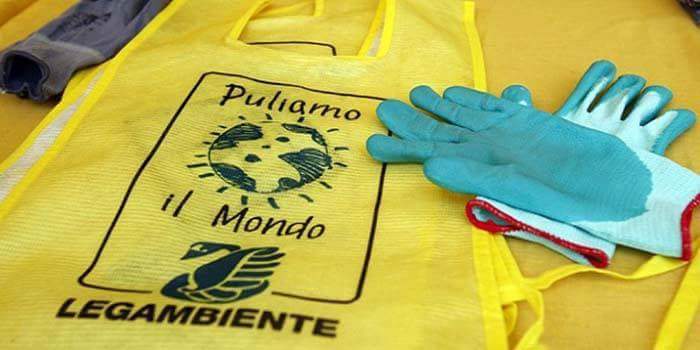 Legambiente's tweet photo. Siamo nel vivo del weekend di #PuliamoilMondo. 🌏🌿

Mandateci le foto dei luoghi prima e dopo la pulizia, a : 
✉️puliamoilmondo@legambiente.it
( indicando il posto, il nome della località, il Comune e il circolo )

Grazie a tutti! https://t.co/zNxjs2lXXh