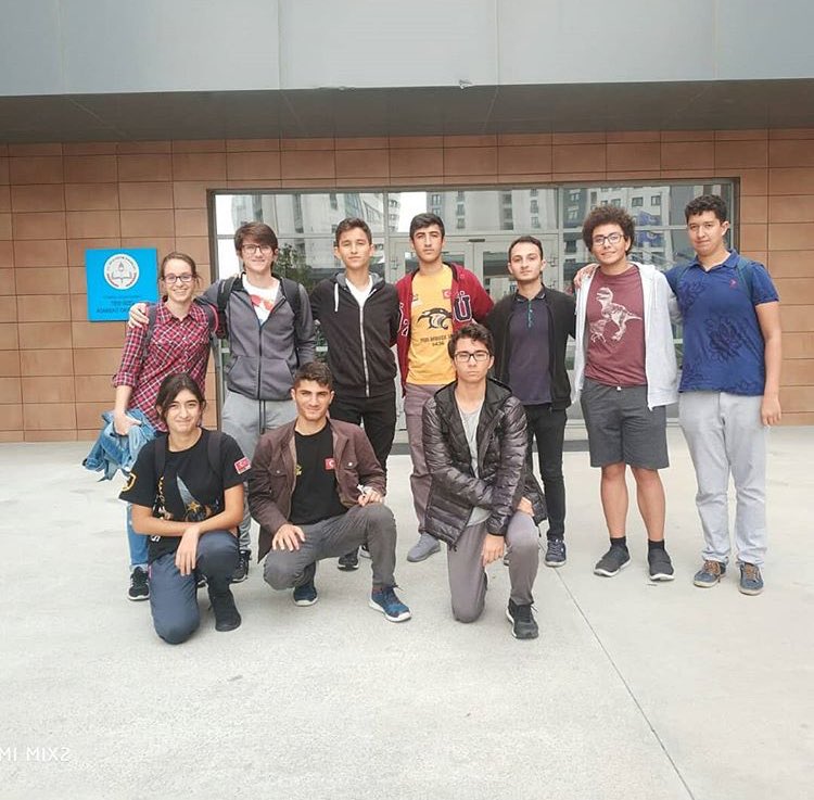 harmoniafrc's tweet photo. Bugün Pars Robotik Takımı ile birlikteydik. Yardımlarınız için teşekkür ederiz, bizim için çok güzel bir deneyimdi😊 @FRC6436 #harmonia #frc #first #tedmakers #omgrobots #stem #firstrobotics #engineering #robotics #fikretyukselfoundation #frckickoff #firstlaunch2018 https://t.co/3yrPV38j4A