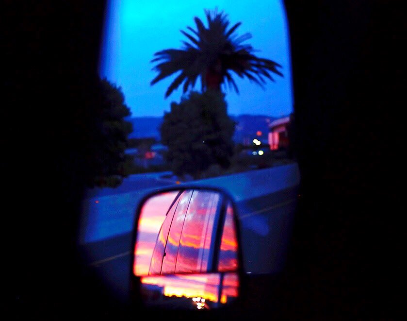 deanne_fitz's tweet photo. Spectacular sunset in side mirror leaving #SanFrancisco on the ⁦@newamericanrt⁩ with an electric car. #roadtrip ⁦@NatGeoCreative⁩ #nikonusa https://t.co/ss0ClNoIEp